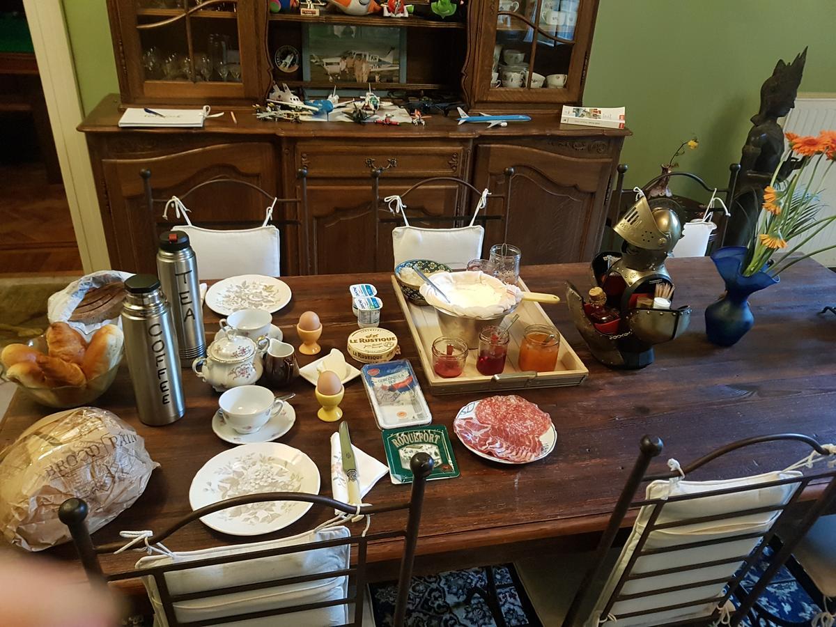 Chateau Lambert Moulinsart Hotel, Shuttle Airport, Long Term Parking, Snooker, Large Terrasse, Dinner, Breakfast Charleroi Exteriör bild